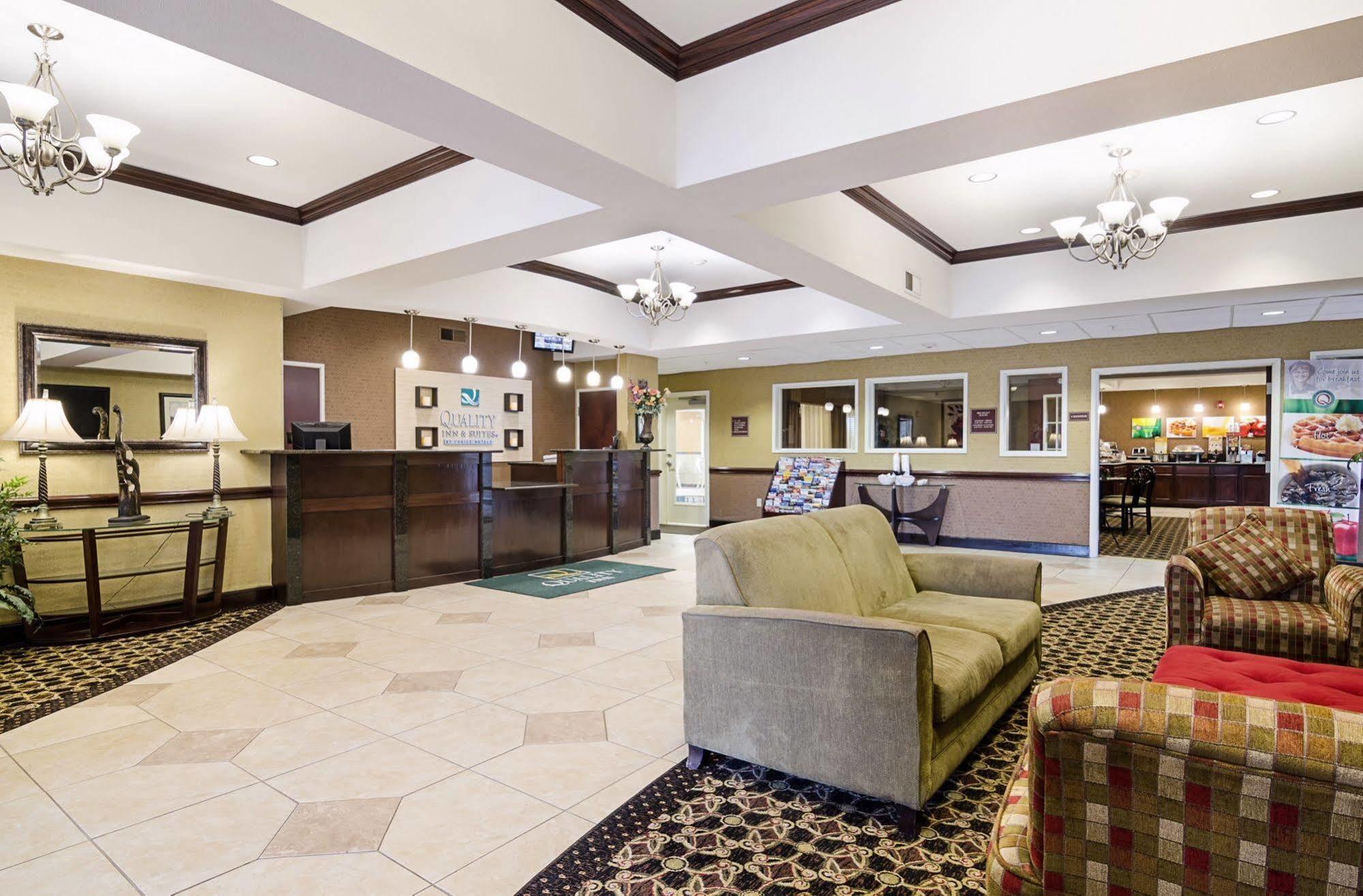 Holiday Inn Express & Suites - Olathe South By Ihg Exterior photo