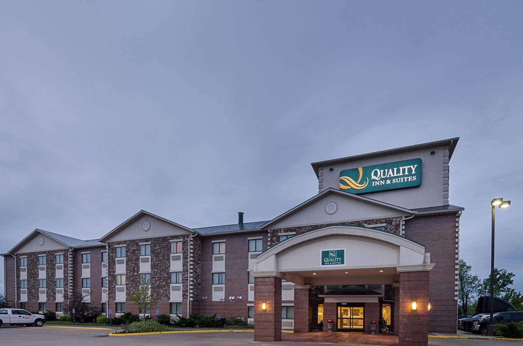 Holiday Inn Express & Suites - Olathe South By Ihg Exterior photo